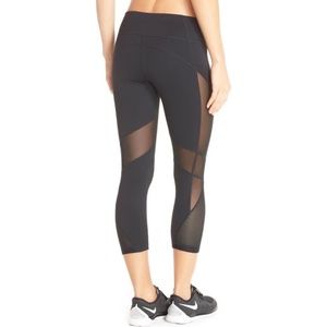 ZELLA Capri Athletic Leggings